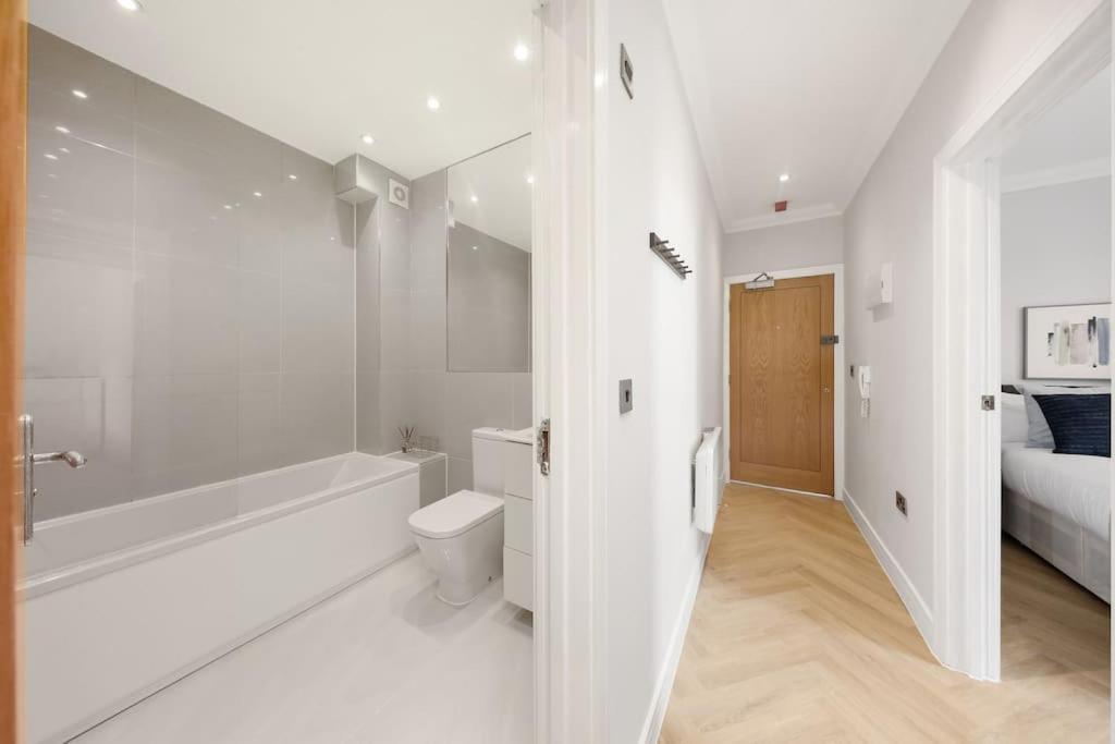 Pleasing 2Bed Flat 10Min To Wimbledon Tennis Court Лондон Екстер'єр фото