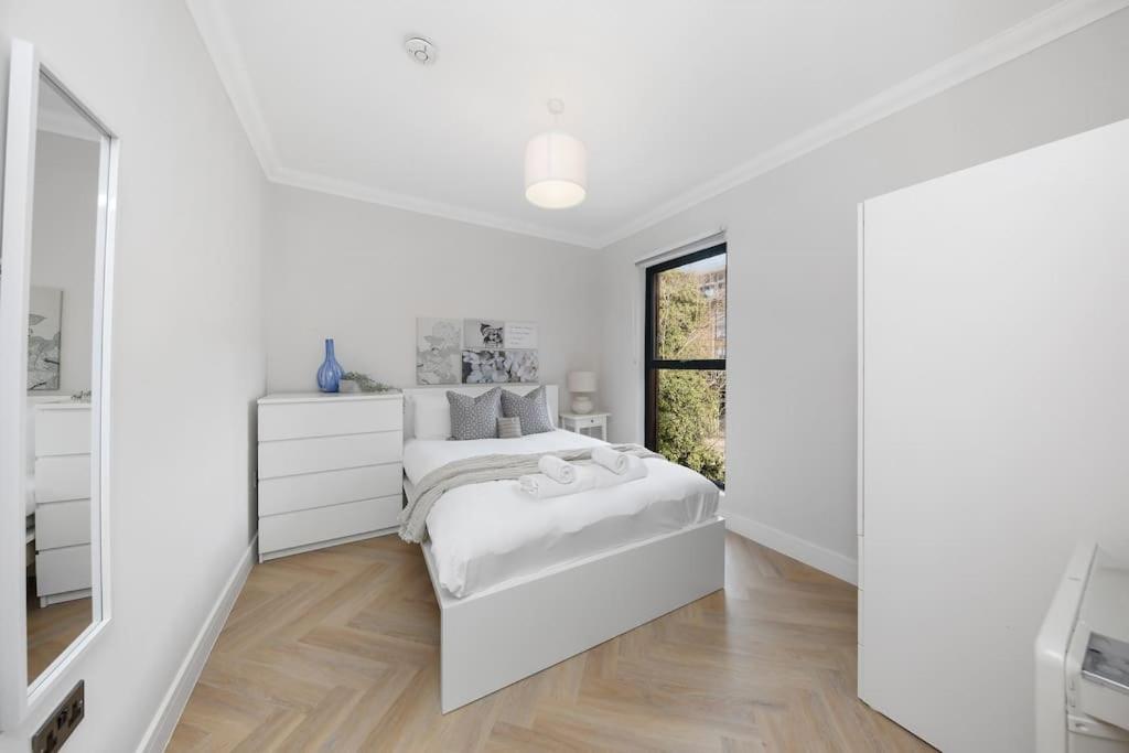 Pleasing 2Bed Flat 10Min To Wimbledon Tennis Court Лондон Екстер'єр фото