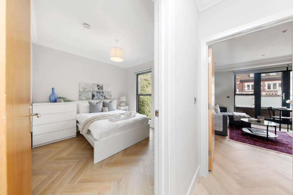 Pleasing 2Bed Flat 10Min To Wimbledon Tennis Court Лондон Екстер'єр фото