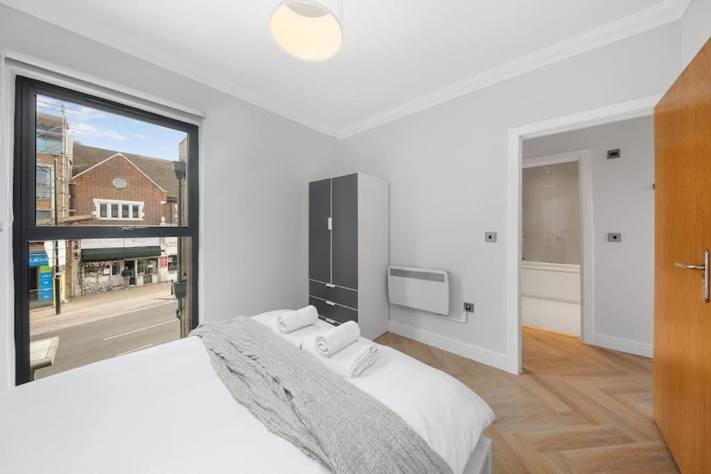 Pleasing 2Bed Flat 10Min To Wimbledon Tennis Court Лондон Екстер'єр фото