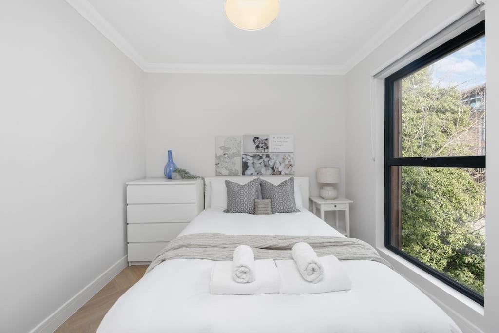 Pleasing 2Bed Flat 10Min To Wimbledon Tennis Court Лондон Екстер'єр фото