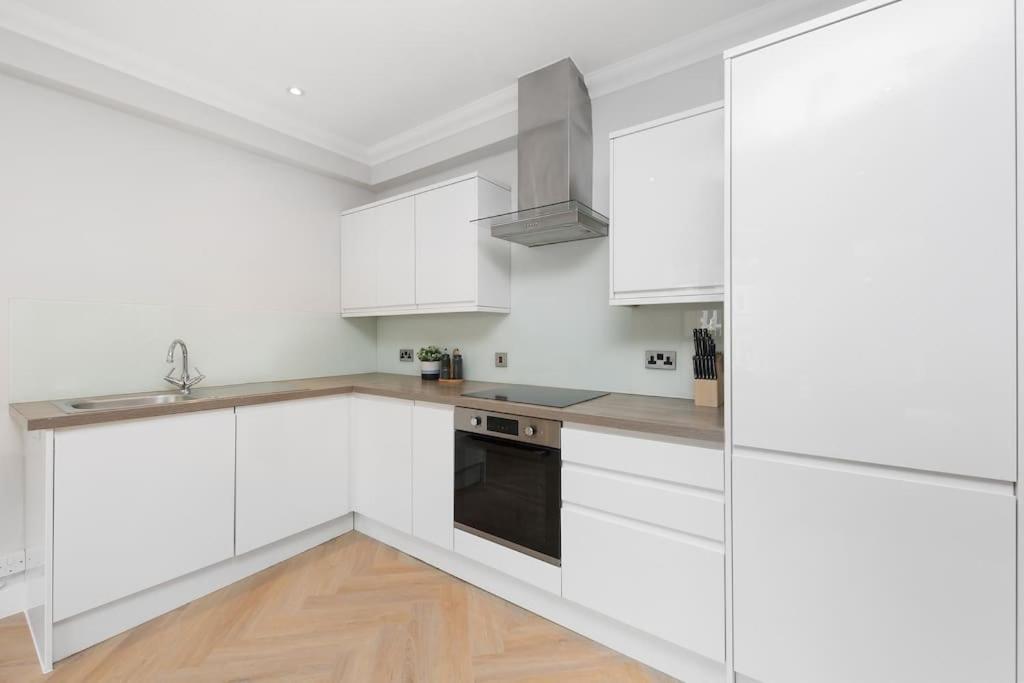Pleasing 2Bed Flat 10Min To Wimbledon Tennis Court Лондон Екстер'єр фото