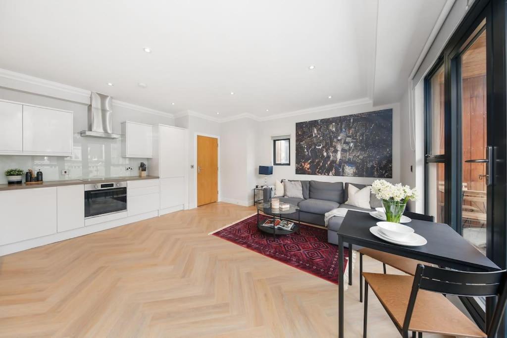 Pleasing 2Bed Flat 10Min To Wimbledon Tennis Court Лондон Екстер'єр фото