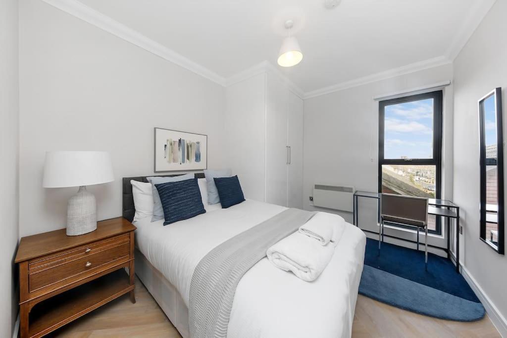 Pleasing 2Bed Flat 10Min To Wimbledon Tennis Court Лондон Екстер'єр фото